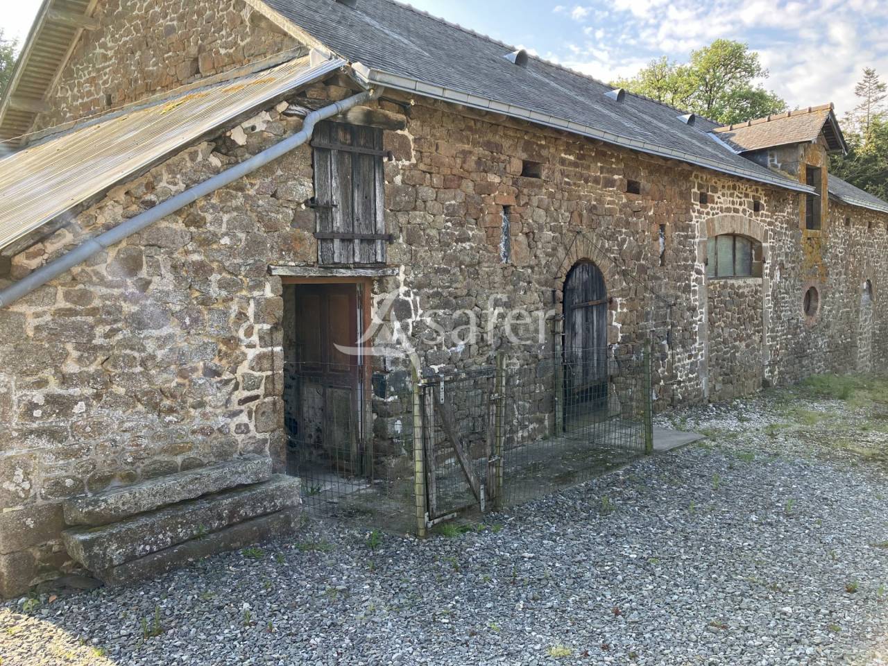 Equestrian property  Mayenne