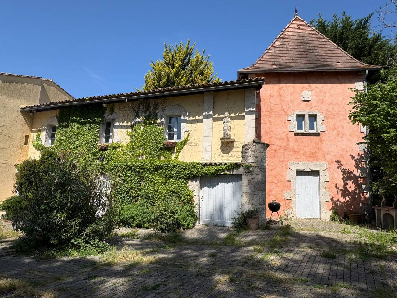 Equestrian property  Gironde