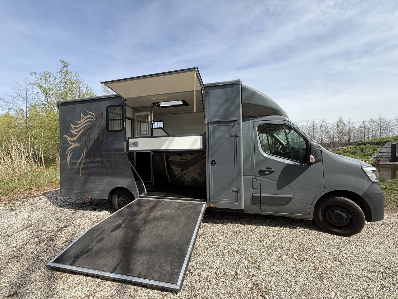 Horsebox HGV Renault Master 2022 Used