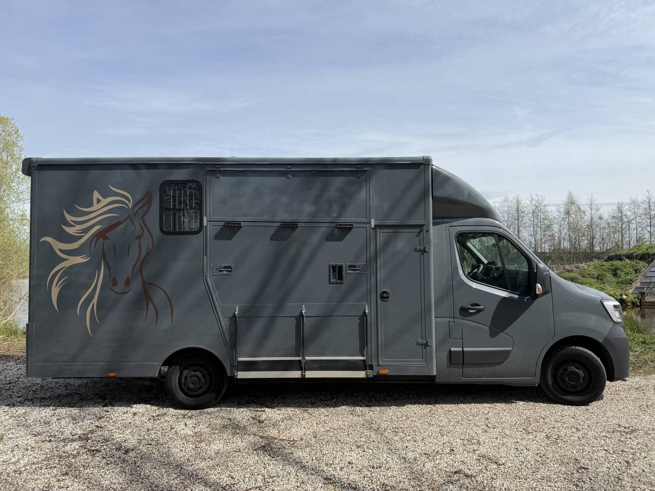 Horsebox HGV Renault Master 2022 Used