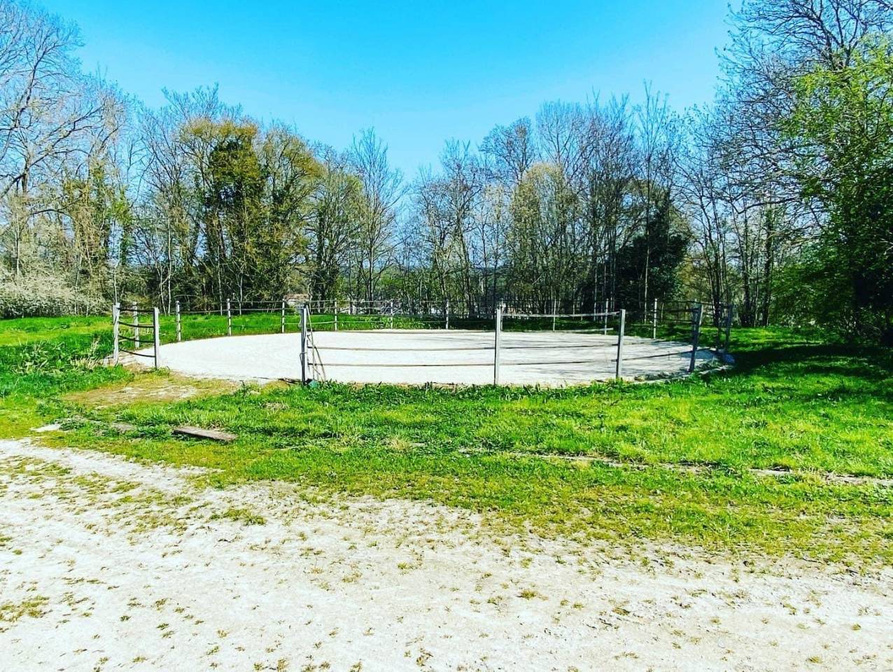 Livery yard  Val-d'Oise