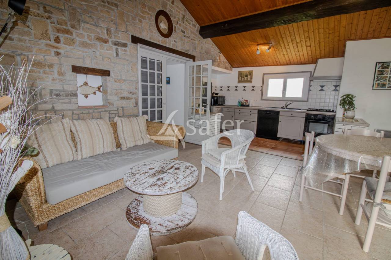 Equestrian property  Vend&eacute;e