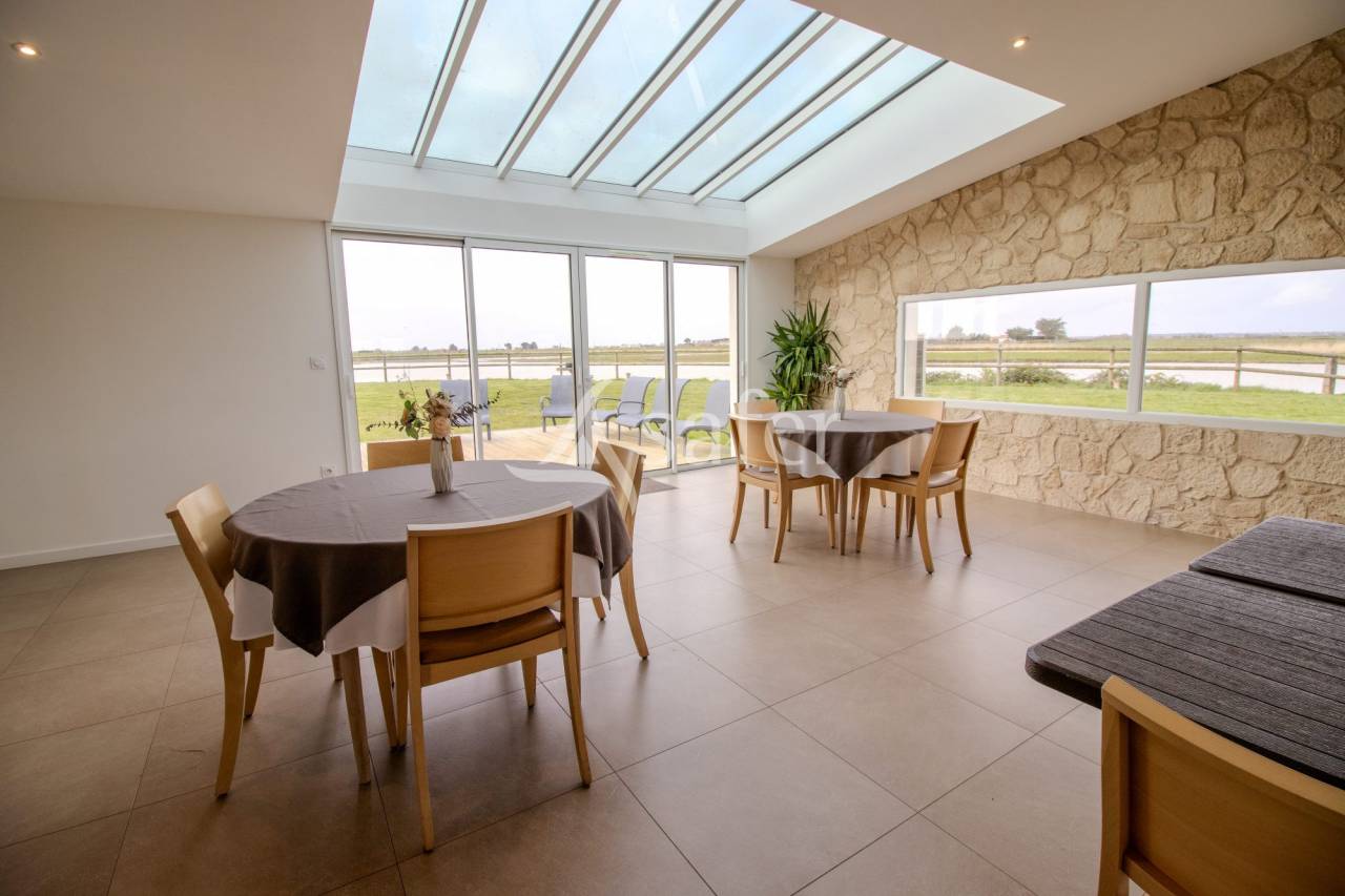 Equestrian property  Vend&eacute;e