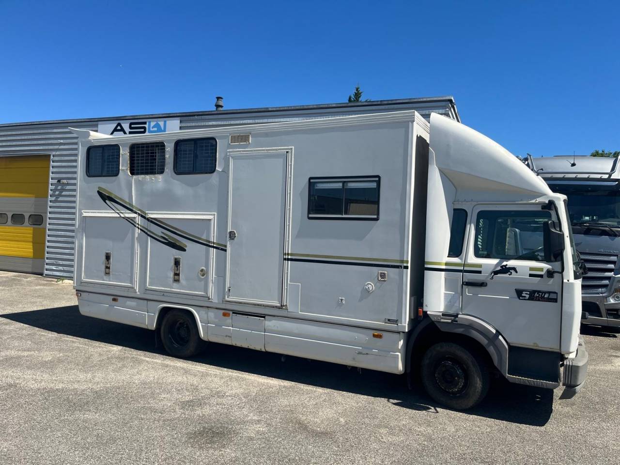 Horsebox NON-HGV Renault S150 Midliner 1995 Used