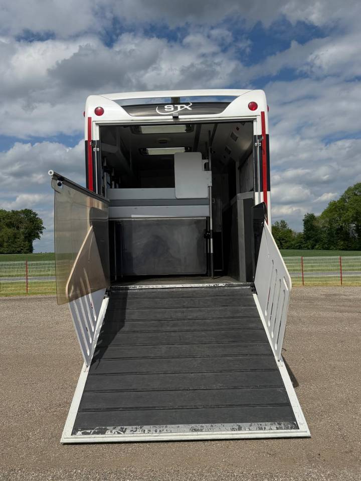 Horsebox NON-HGV STX VOLVO 2011 Used