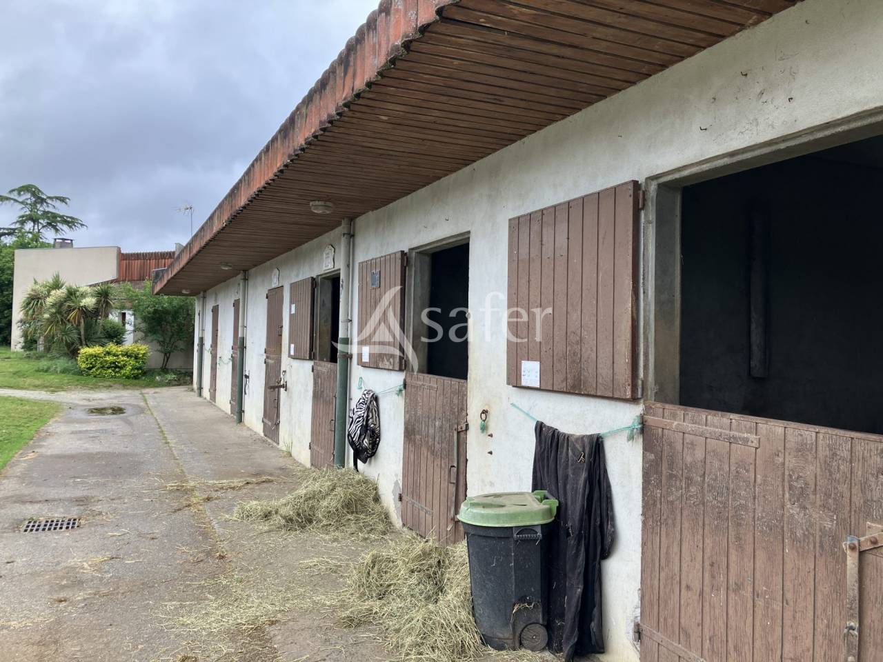 Equestrian property  Vend&eacute;e