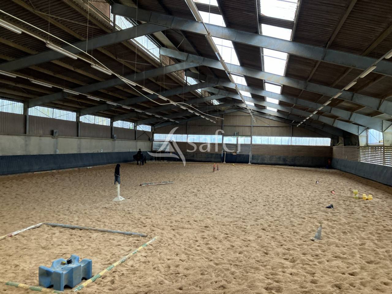 Equestrian property  Vend&eacute;e