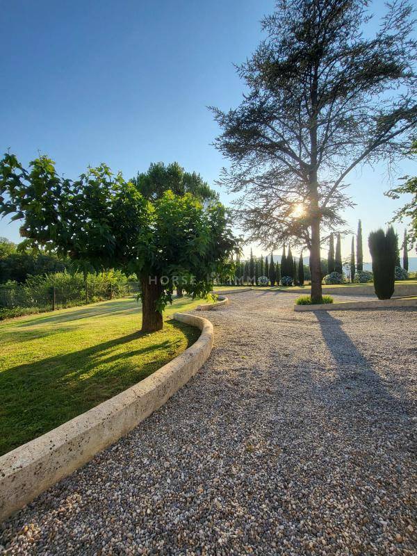 Equestrian property  Dr&ocirc;me
