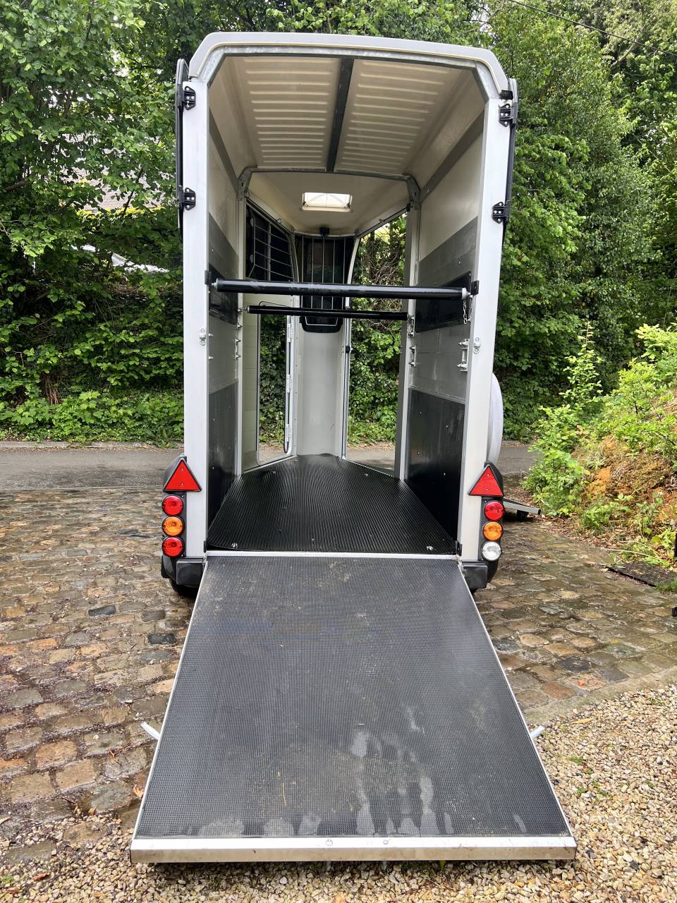 Horse trailer Ifor Williams Hbx403 1,5 Stalls 2022 Used