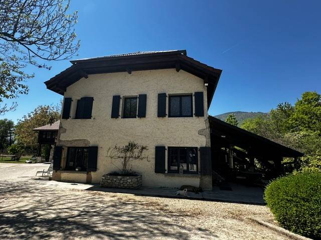 Luxurious equestrian property  Ain
