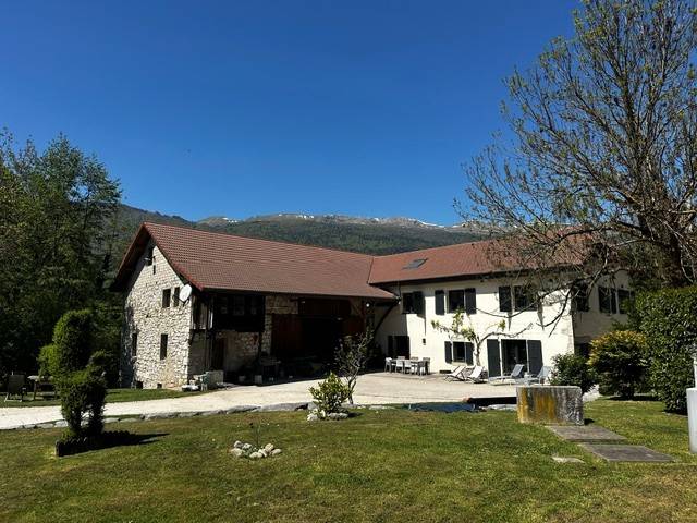 Luxurious equestrian property  Ain