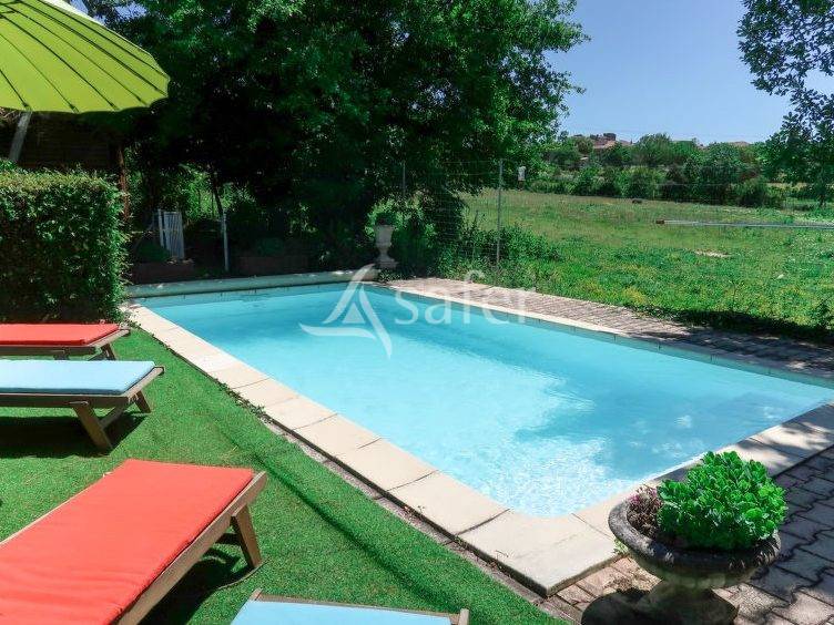 Other country property  Gard