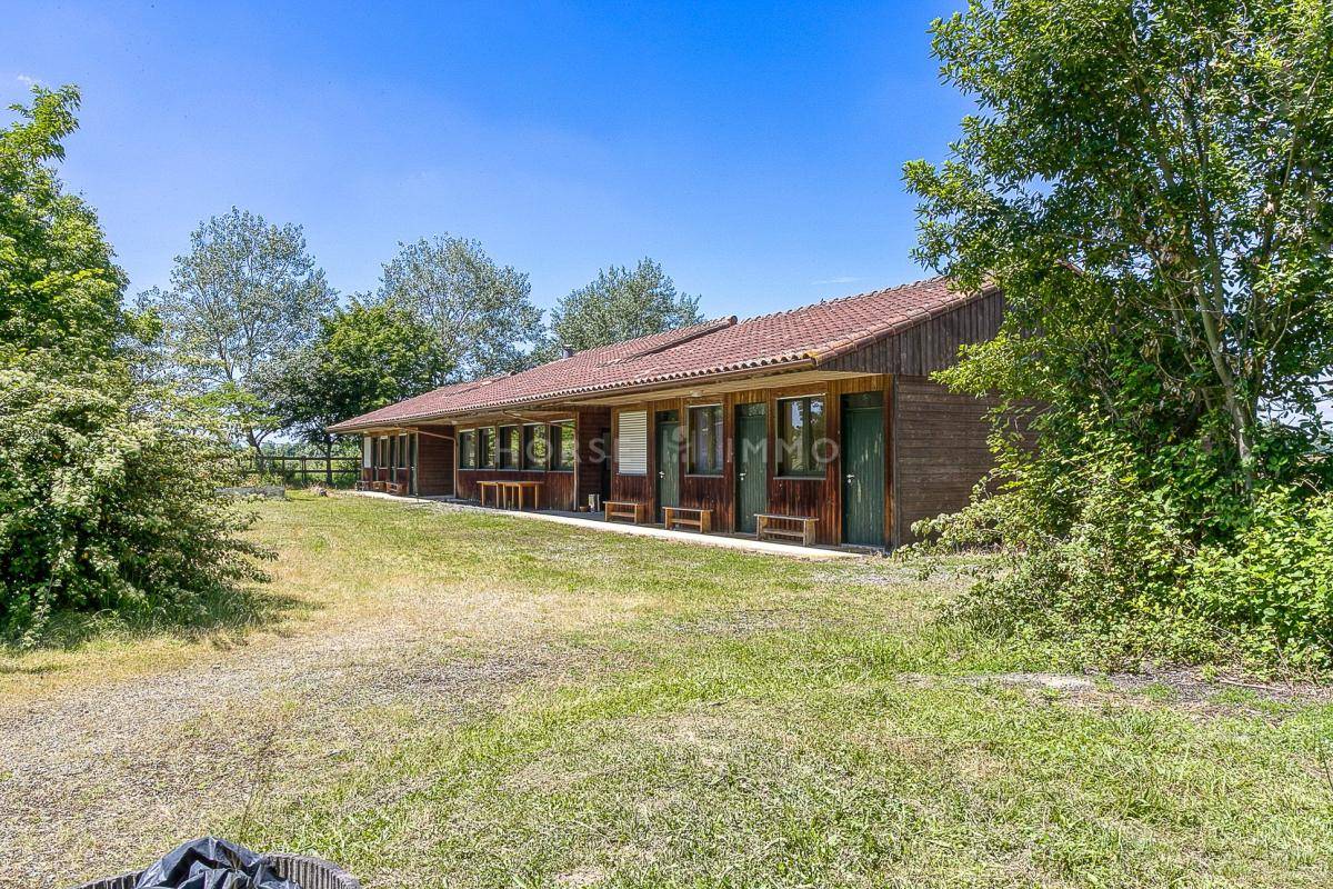 Equestrian property  Hautes-Pyr&eacute;n&eacute;es