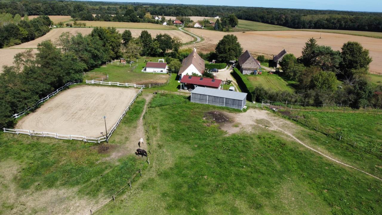 Luxurious equestrian property  Sa&ocirc;ne-et-Loire