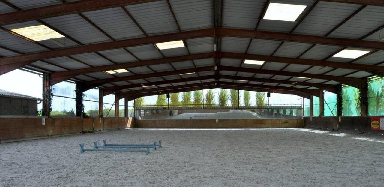 Livery yard  Indre-et-Loire