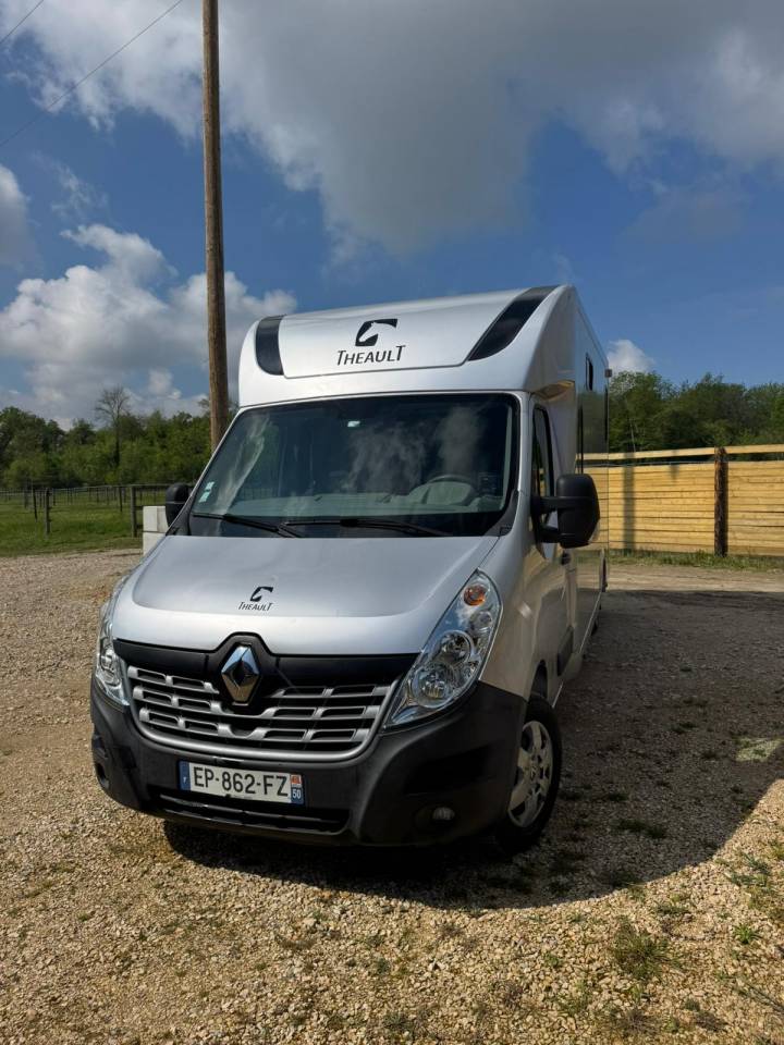 Horsebox HGV Renault Master  2017 Used