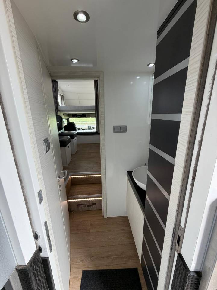 Horsebox NON-HGV EQUIX VOLVO 2016 Used