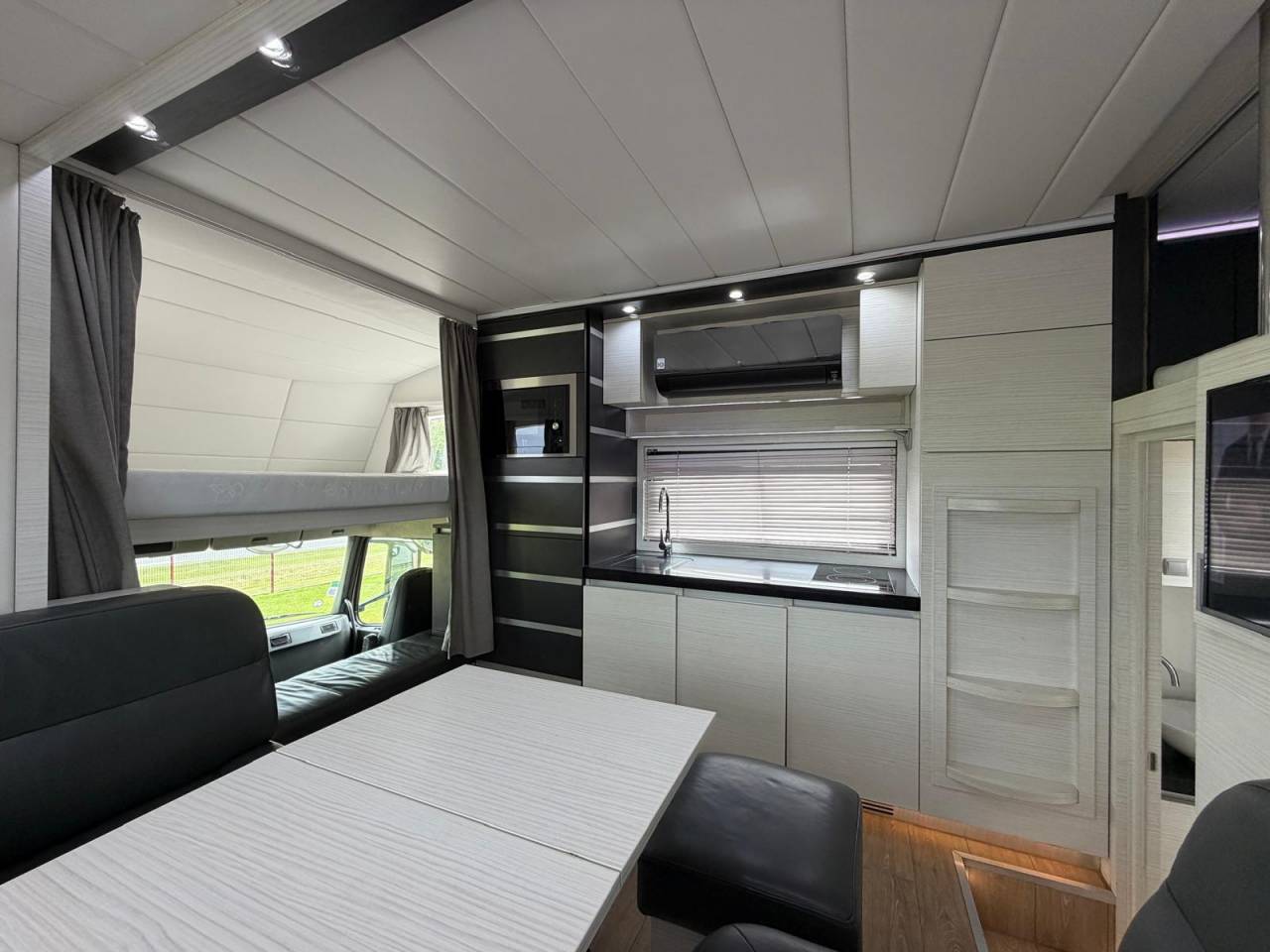 Horsebox NON-HGV EQUIX VOLVO 2016 Used