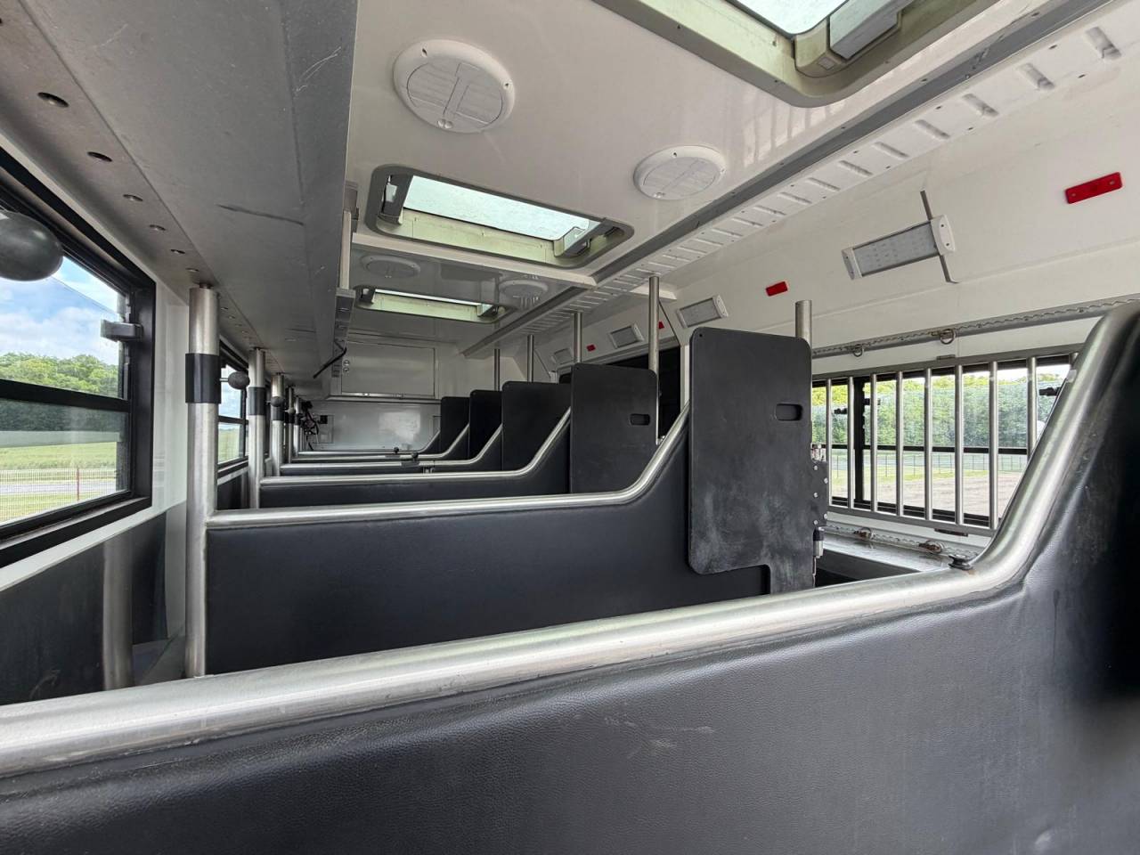 Horsebox NON-HGV EQUIX VOLVO 2016 Used