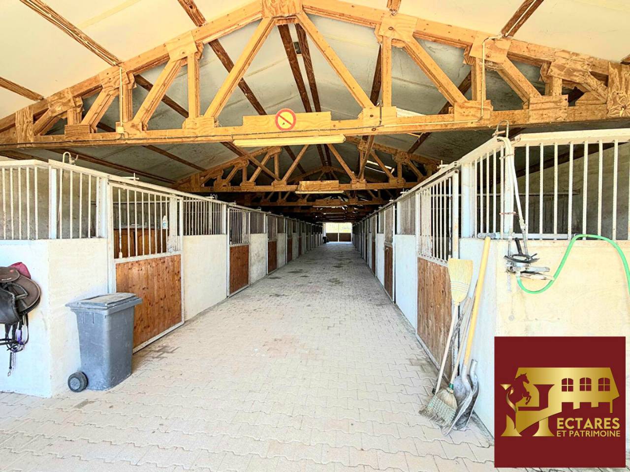 Equestrian property  Gard