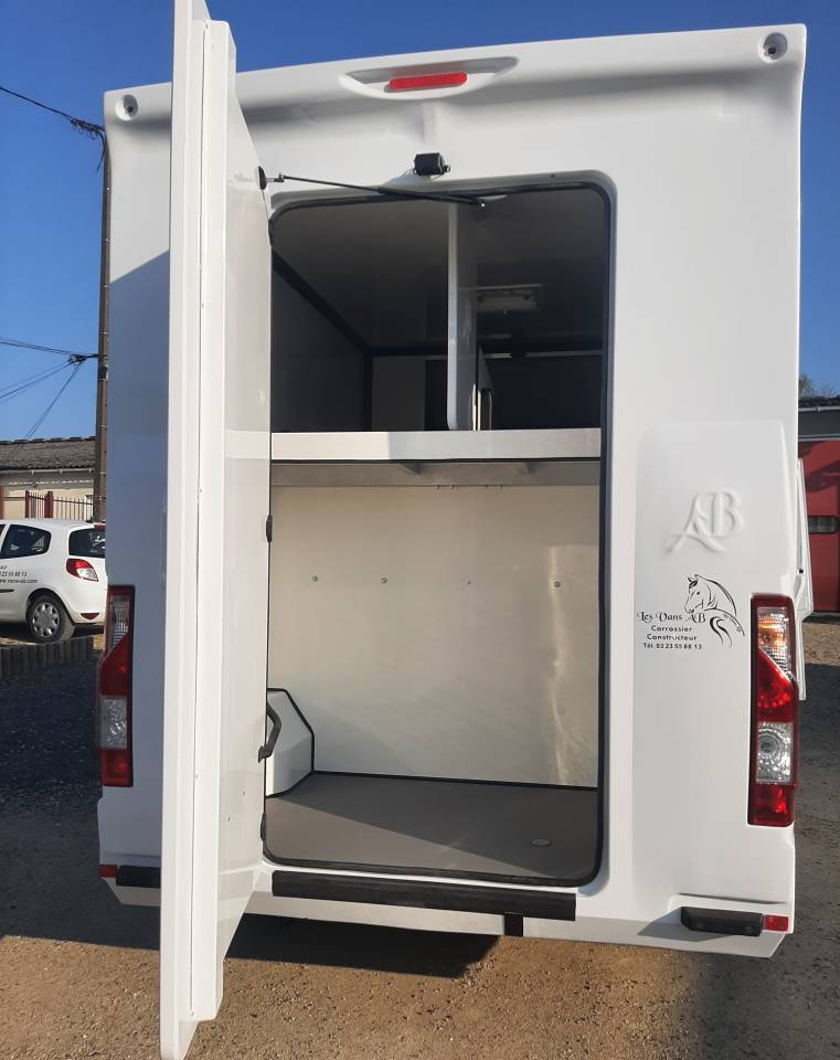 Horsebox HGV Renault Master 2018 Used