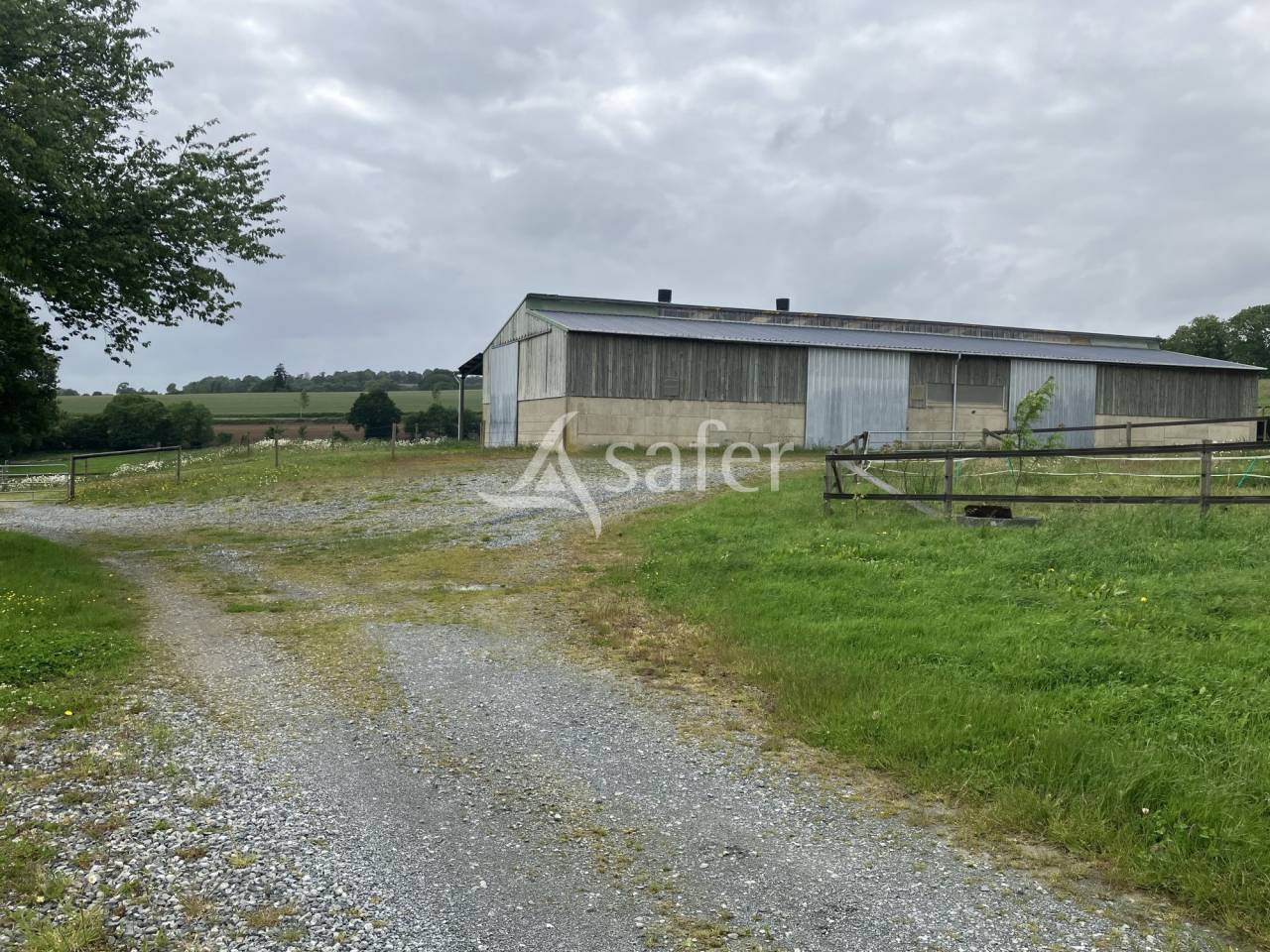 Equestrian property  Mayenne