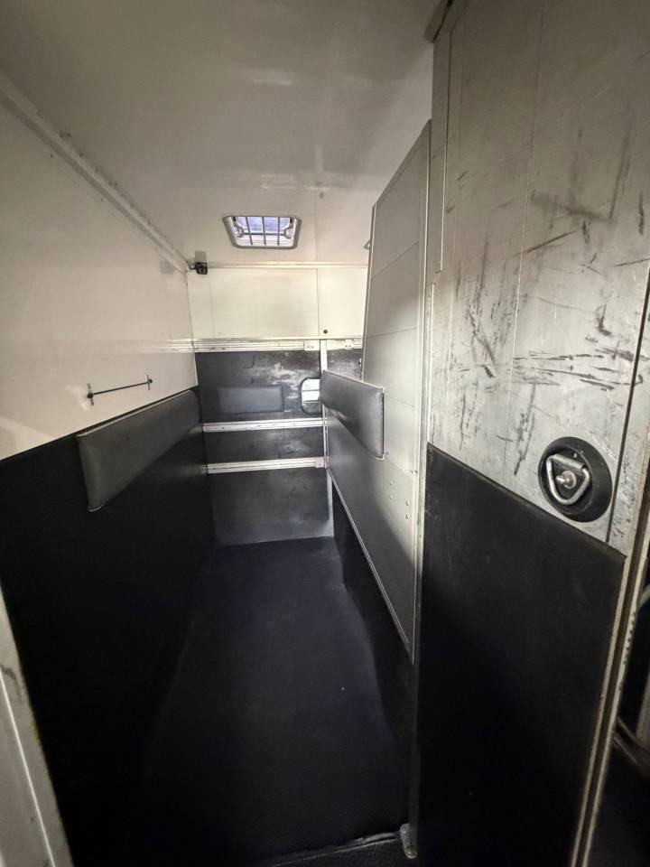 Horsebox HGV Les Vans ACR Renault Master 2021 Used