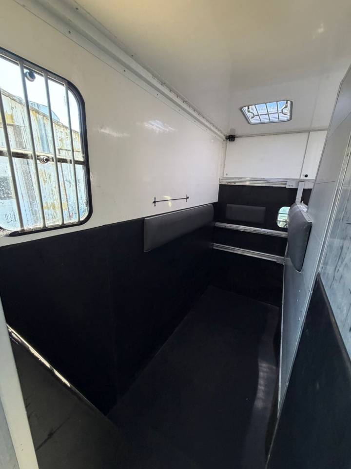 Horsebox HGV Les Vans ACR Renault Master 2021 Used