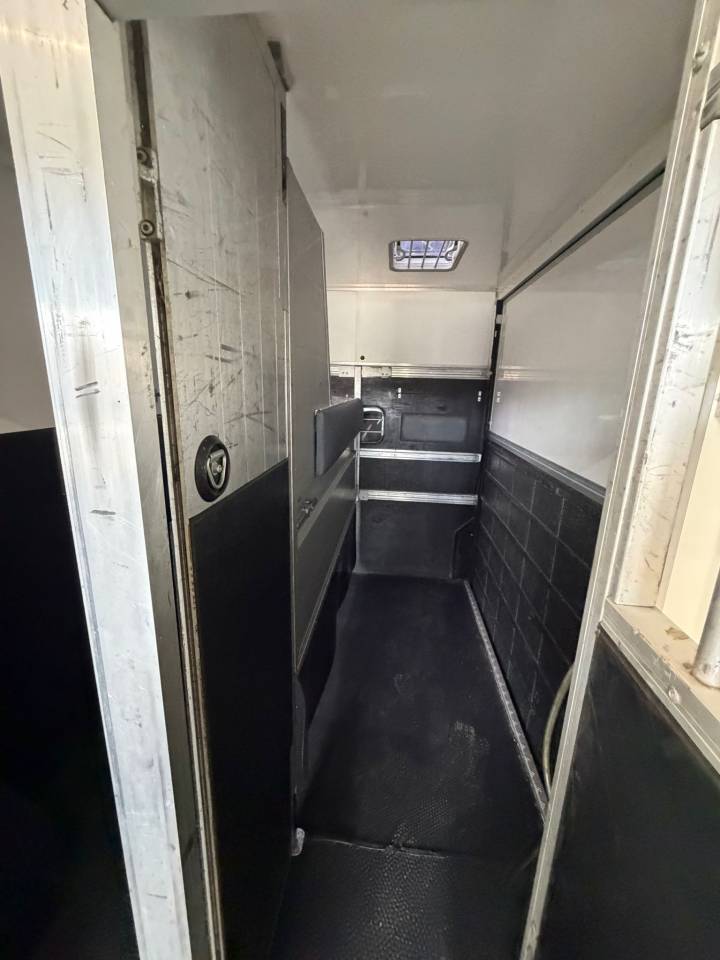 Horsebox HGV Les Vans ACR Renault Master 2021 Used