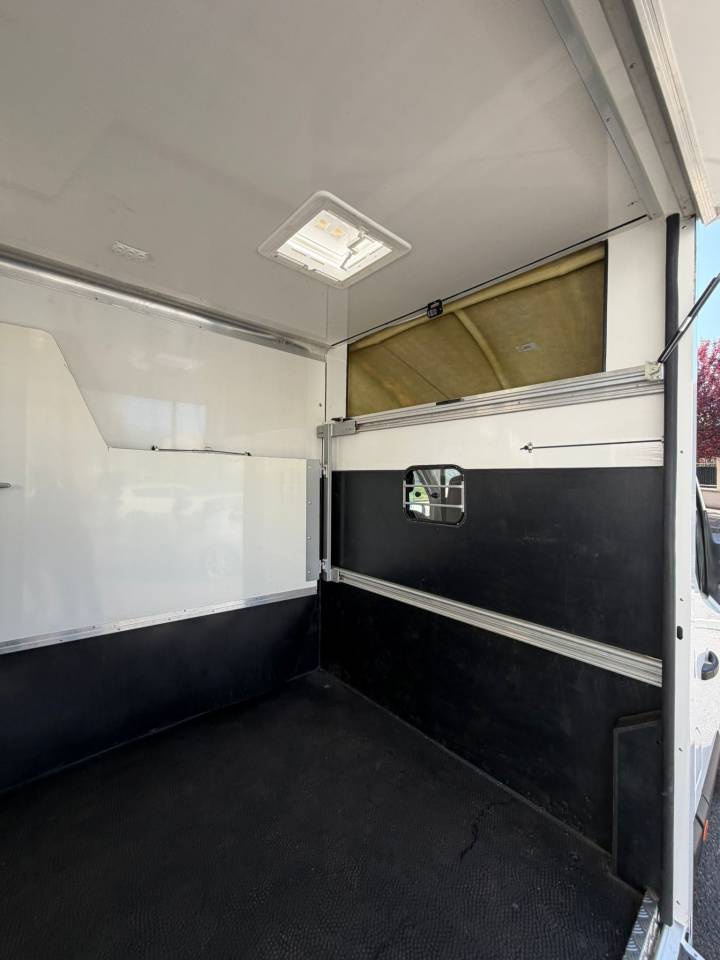 Horsebox HGV Les Vans ACR Renault Master 2017 Used