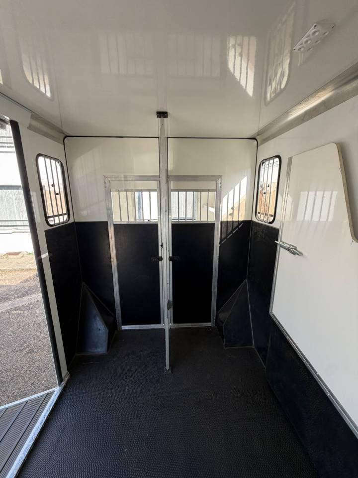 Horsebox HGV Les Vans ACR Renault Master 2017 Used