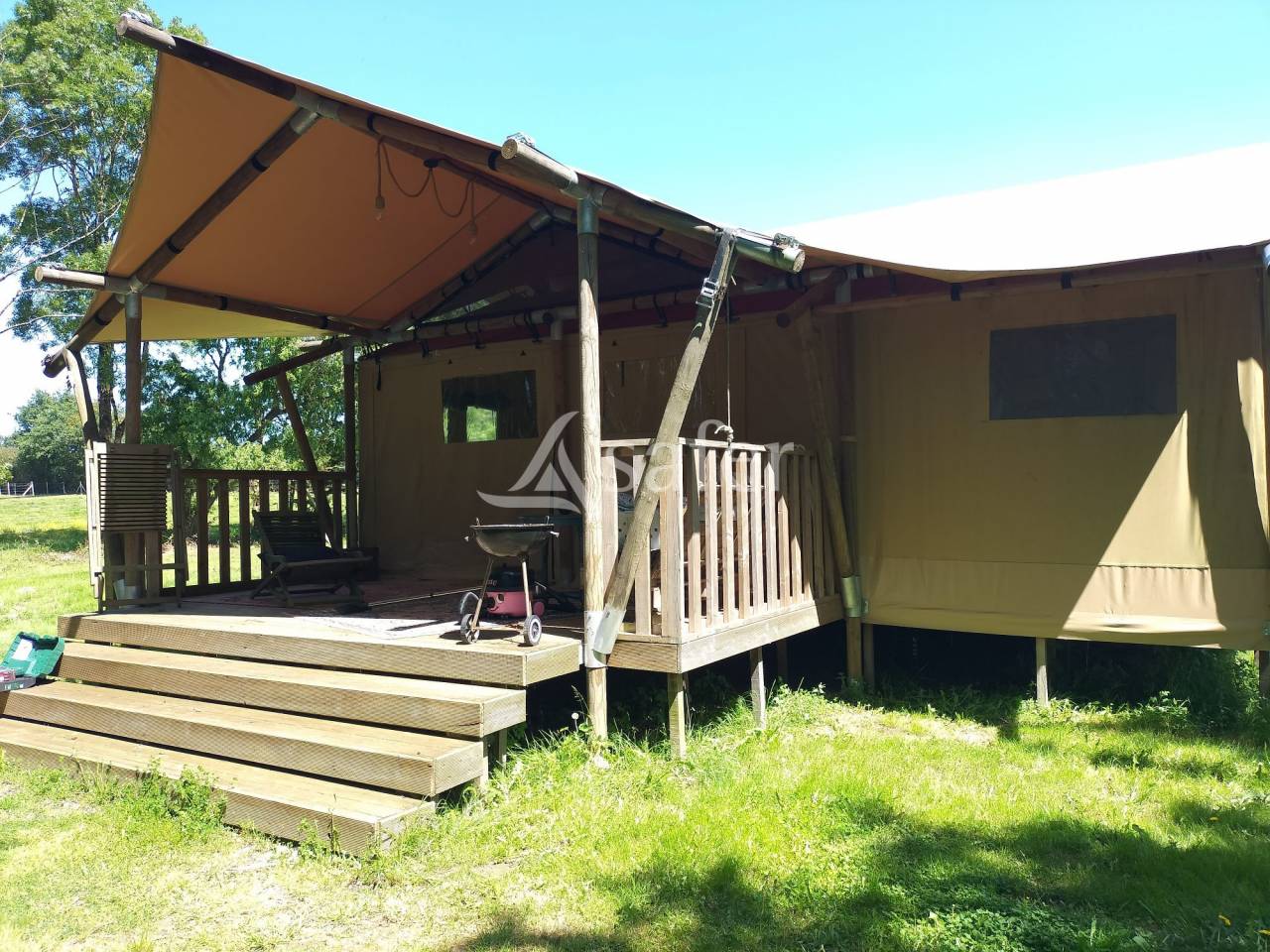 Other country property  Vend&eacute;e
