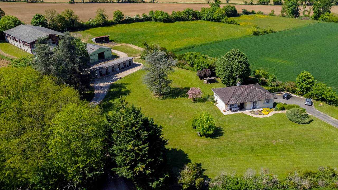 Equestrian property  Ain