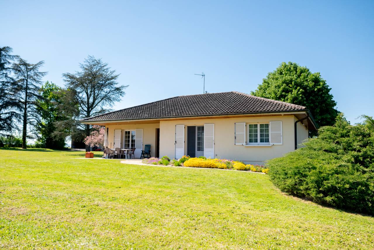 Equestrian property  Ain