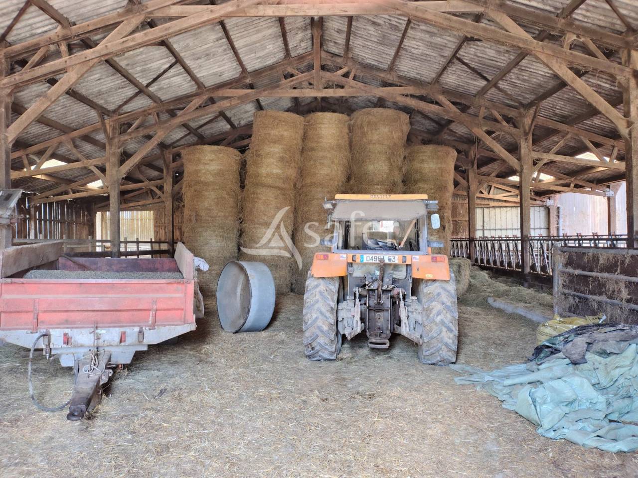 Dairy farm  Mayenne