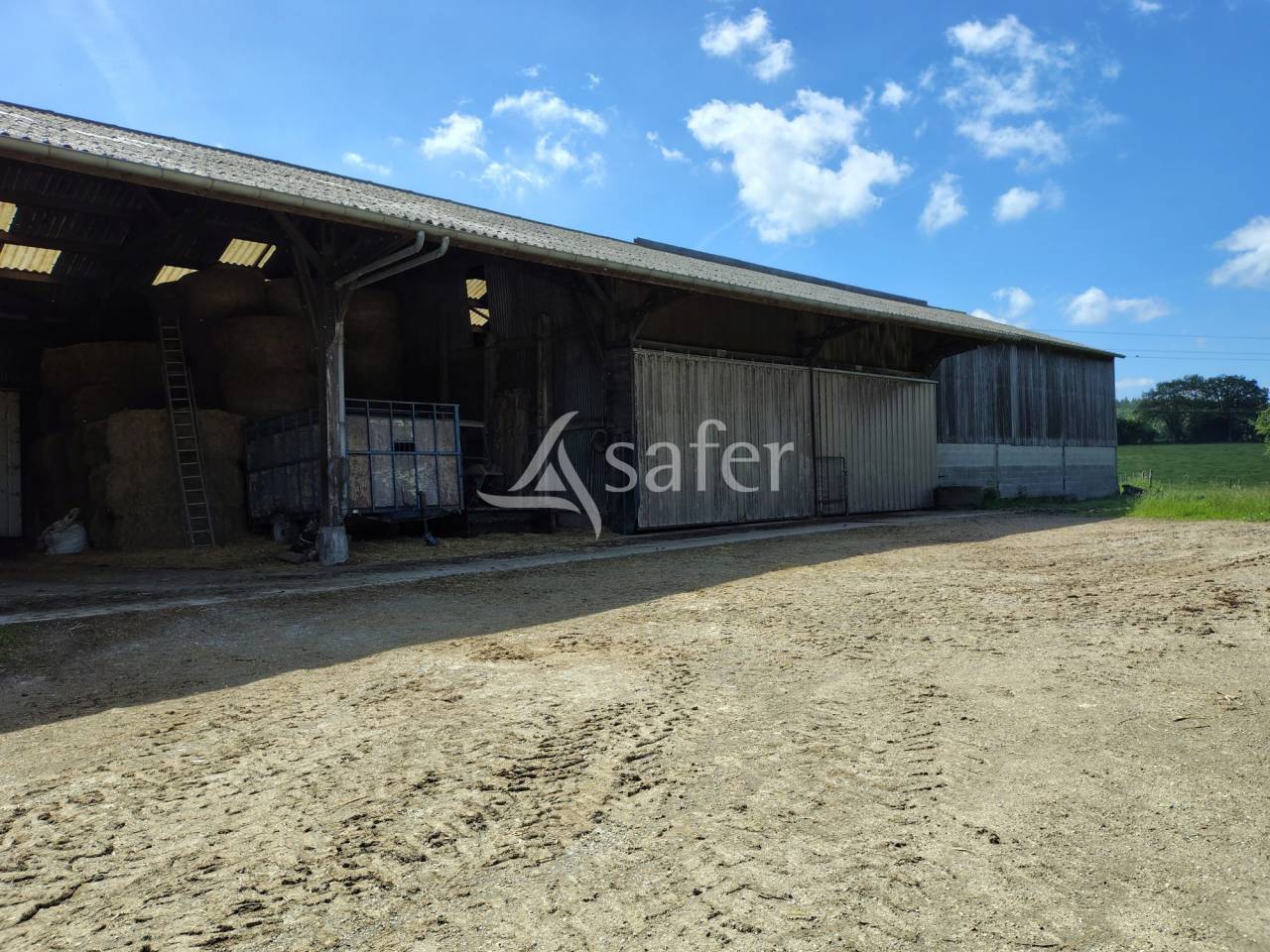 Dairy farm  Mayenne