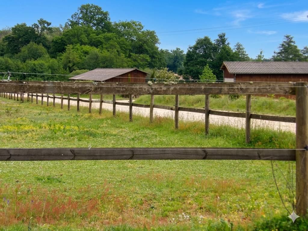 Livery yard  Landes
