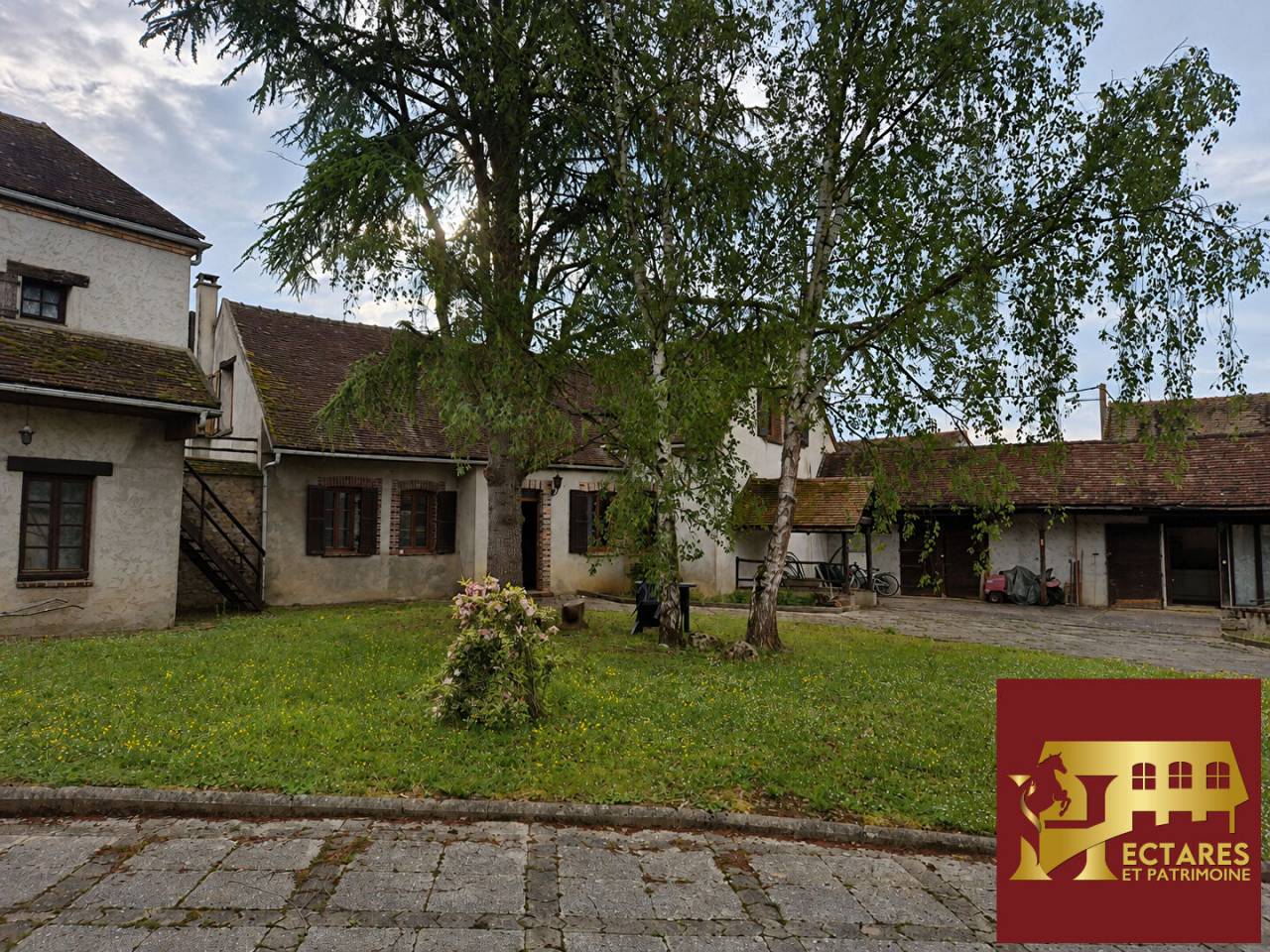 Equestrian property  Yonne