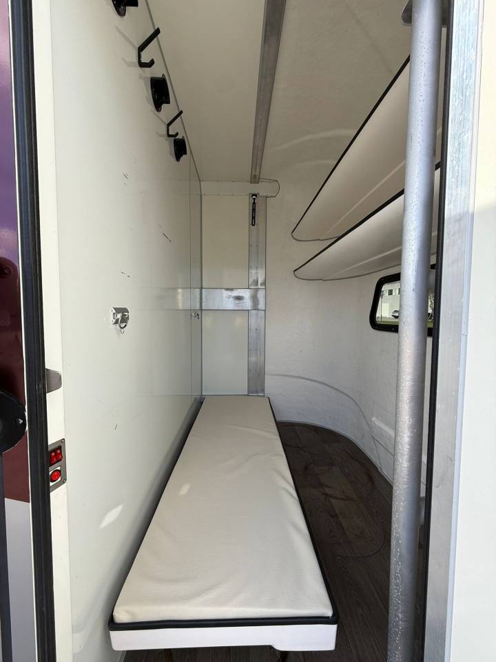 Horsebox NON-HGV Mercedes double pop 2007 Used