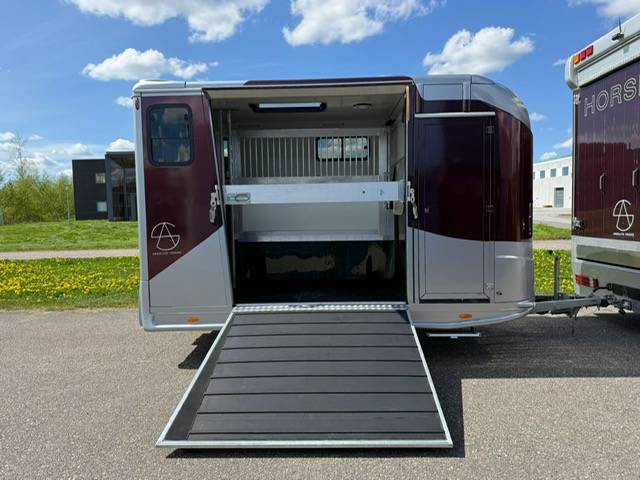 Horsebox NON-HGV Mercedes double pop 2007 Used