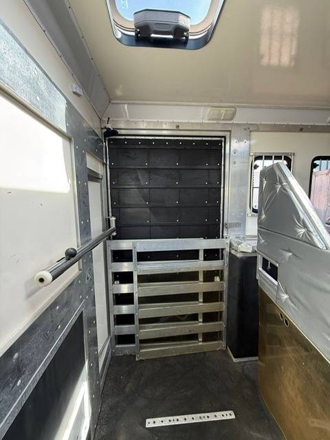 Horsebox NON-HGV Mercedes double pop 2007 Used