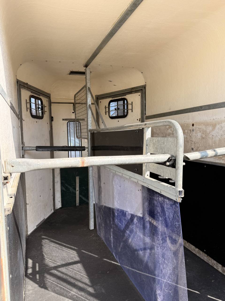 Horse trailer Fautras PROVAN 2 Stalls 1998 Used