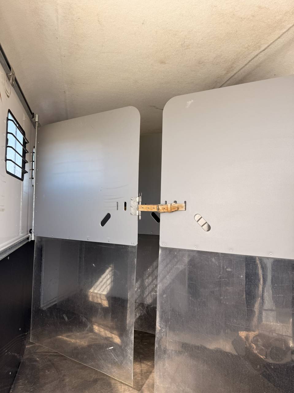 Horse trailer Fautras OBLIC +3  3 Stalls 2019 Used