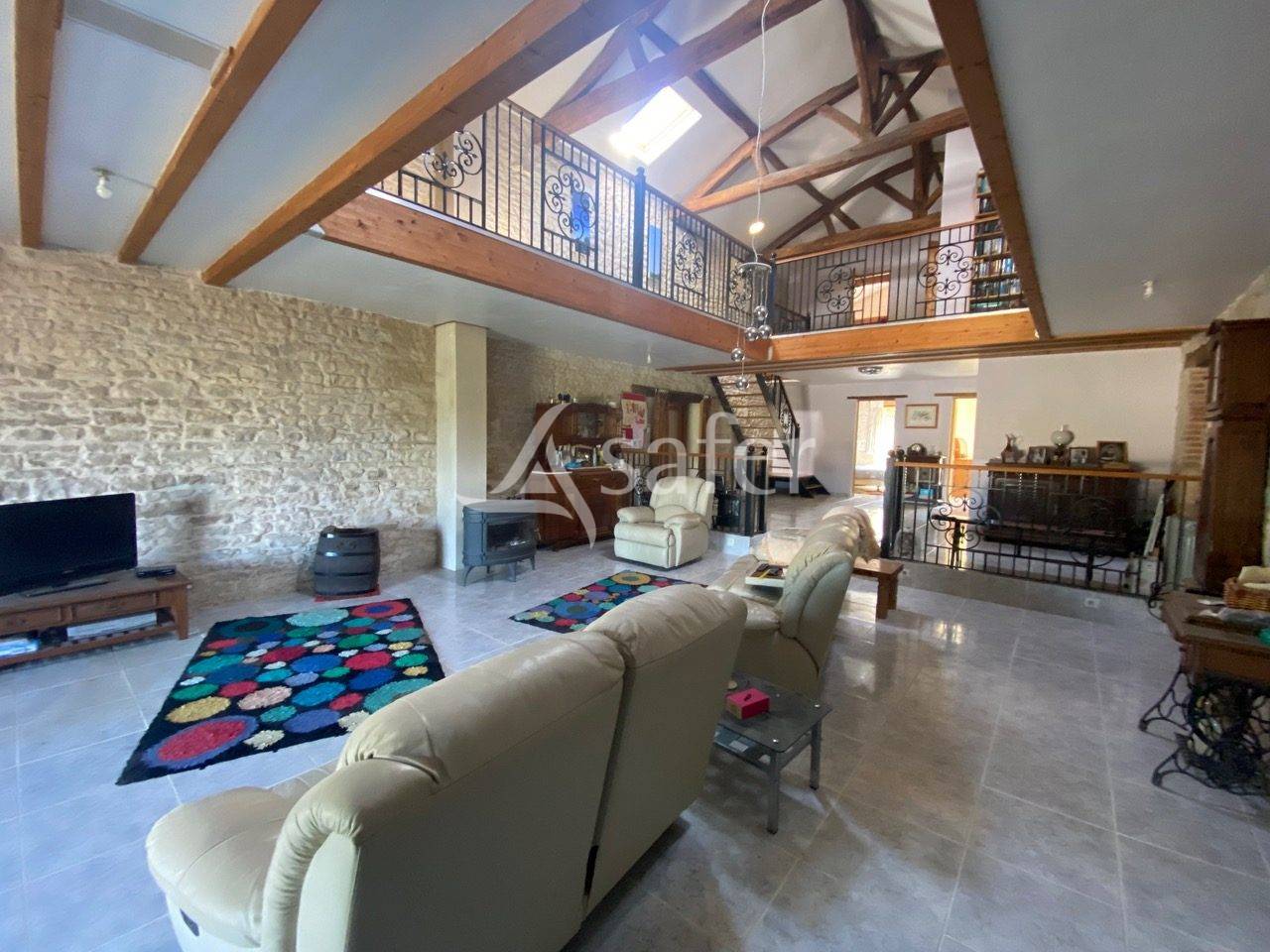 Other country property  Vend&eacute;e