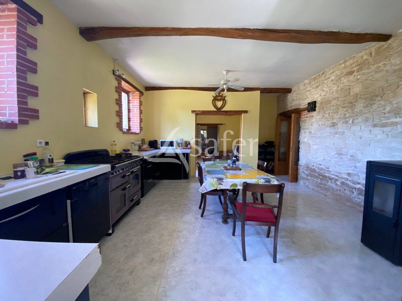 Other country property  Vend&eacute;e