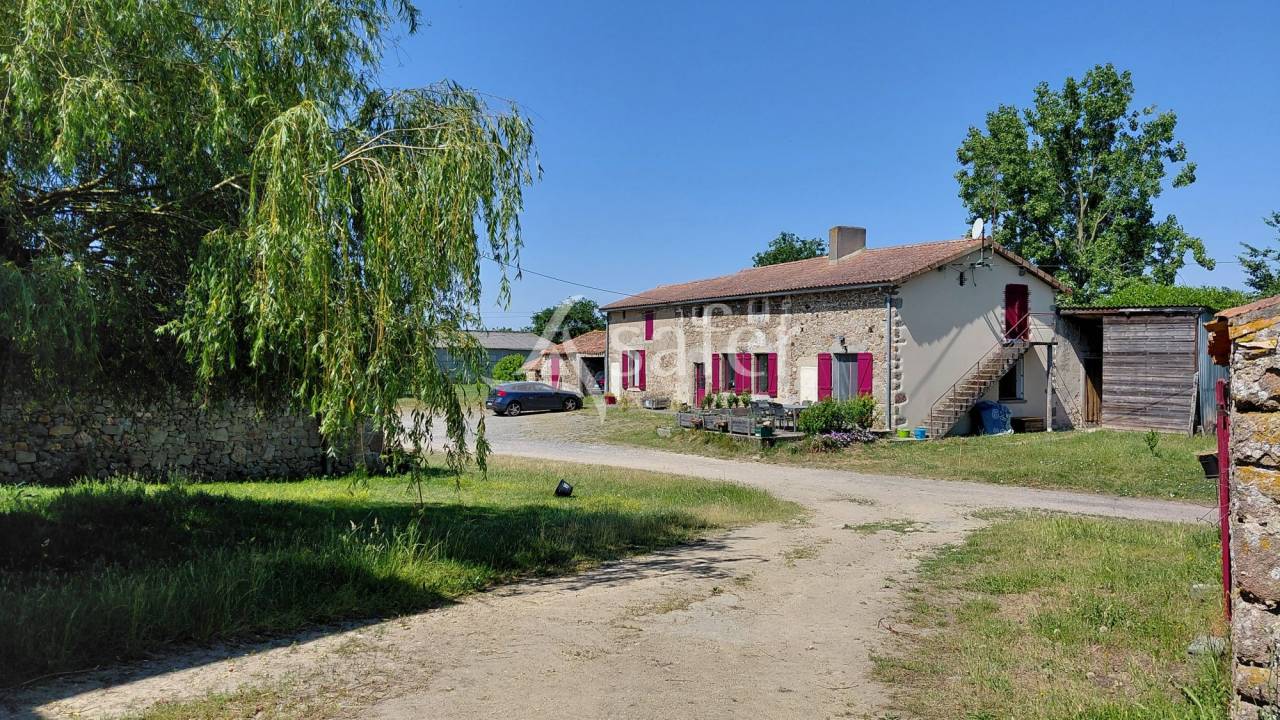 Equestrian property  Deux-S&egrave;vres