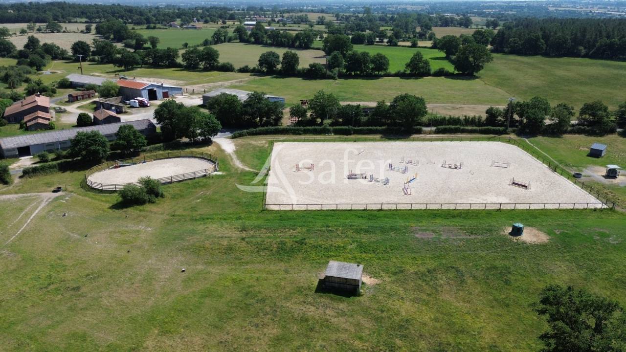 Equestrian property  Deux-S&egrave;vres