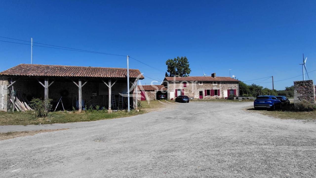 Equestrian property  Deux-S&egrave;vres