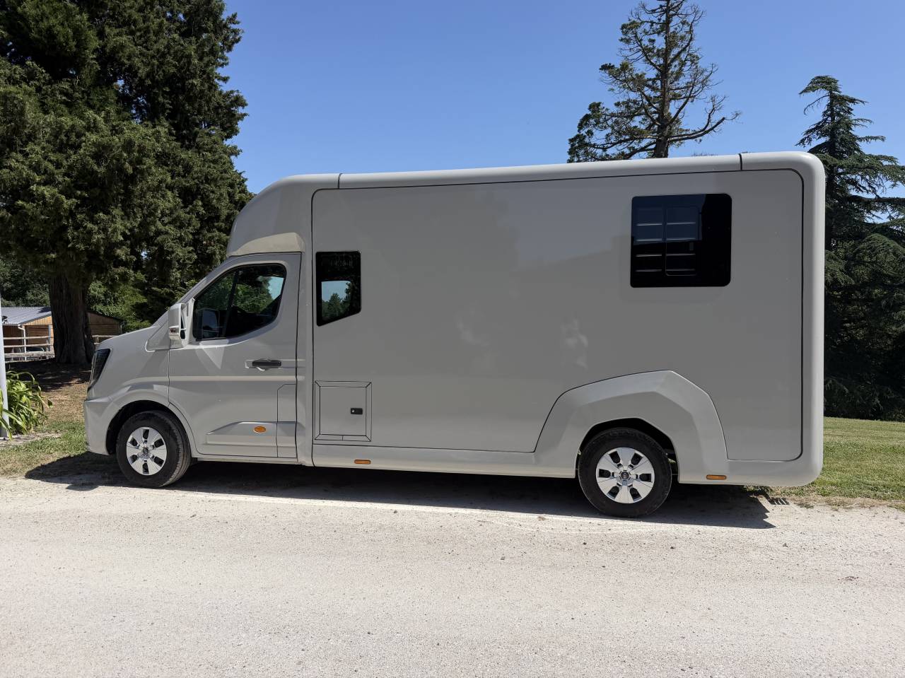 Horsebox HGV STX Renault Master 2025 2025 New