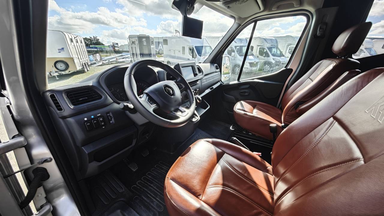 Horsebox HGV Krismar Master 5 places assises Stalles  2020 Used